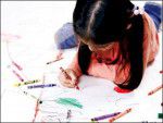 Khuyến khích bé học vẽ
