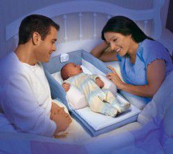 Giường nằm chung sơ sinh Mothercare